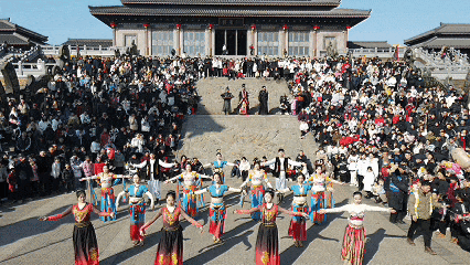 1751963795586726.gif 640.gif